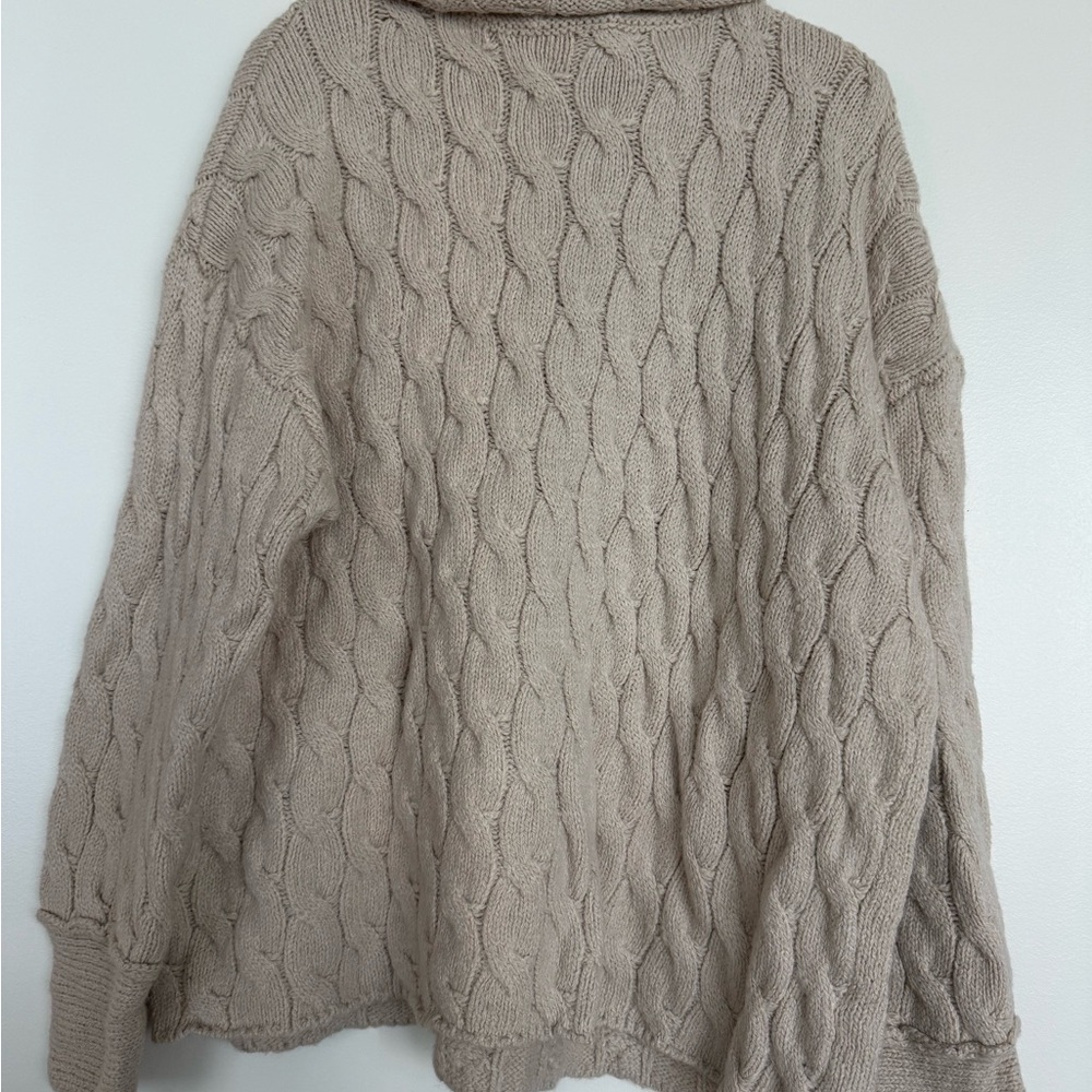 Zara Beige Cable Knit Sweater